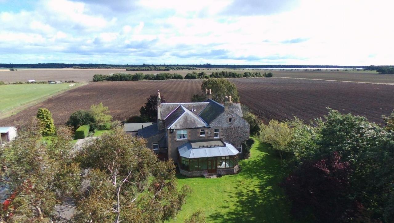 Vicarsford Farmhouse With Hot Tub Near St Andrews Exterior photo
